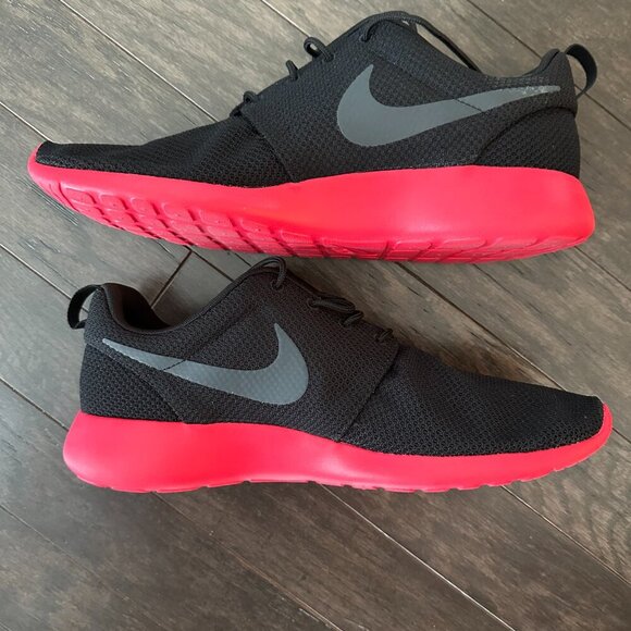 Nike Black & Red Running Shoes  US 11 *small white mark on left shoe toe* - Picture 3 of 8
